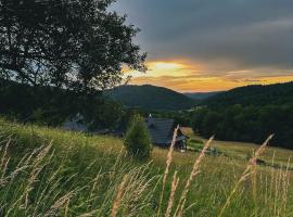 Chaty z mgły Ropki、Ropkiのホテル