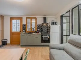 Beautiful home - Hot tub - 20 min to Disney - Sleeps 5