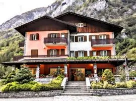 Hotel Ristorante Sasso Remenno
