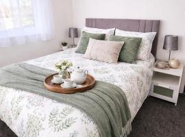 Modern 2 bedroom apartment in Historical Spa town, Hotel in Droitwich Spa