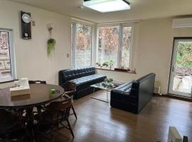 Otaru Aoyama House 青山ハウス, Hotel in Otaru