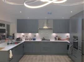 Bushy Hill Drive GU1 2UG، فندق في غيلدفورد