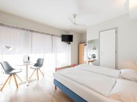 Hotel Atlantico self check-in, хотел в Лугано