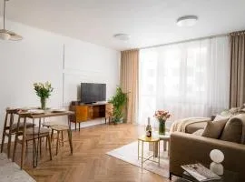 Family & Friends Apartment 2-bedrooms & living room,10 min from centre METRO