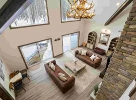 Pocono Retreat: Finnish Barrel Sauna, Hot Tub & Arcade