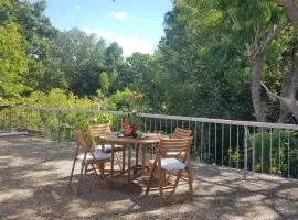 Jacaranda Bushland Escape