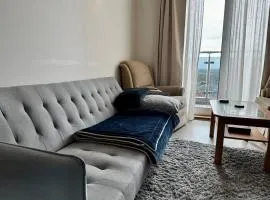 Skyline-View Flats Brentwood - King Room - Parking - Fast WiFi - Contractors - Short Stays