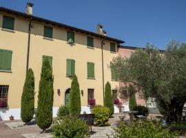 AGRITURISMO BORGO DEL MINCIO, hotell i Volta Mantovana