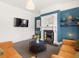 4BR, Spacious with Free Parking