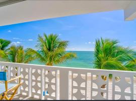 Relax and Unwind at the Colony!, Hotel in Key Colony Beach