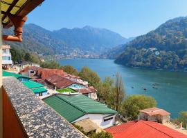 The Premium Stay Hotel Front Lake View Near Mall Road Nainital, hotel v destinaci Nainital