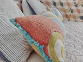 ROOMS HOME CSM Suites privées 1 ou 2 chambres en cœur de ville entre Paris et Reims 40 mn Disneyland Paris, Hotel in Charly-sur-Marne