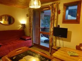 Appartement cosy pour 4-5 personnes, centre village, proche pistes, ascenseur, bien équipé - FR-1-342-163