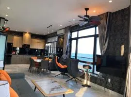 Seaview Apartment, Balcony, Near the Square