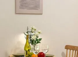 A Stay in Spring Cozy 2BR - KSPO, Lotte World, COEX