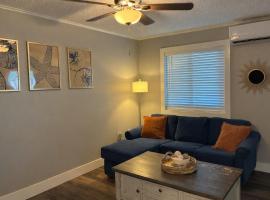 Cute and cozy condo, short walk to the beach, hotel a Ocean City