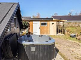 Cozy Home In Grenaa With Wifi, hotel em Grenå