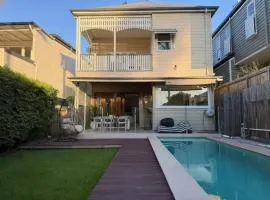 East Brisbane Federation-Style Pool Villa