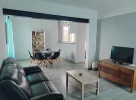 Appartement de charme avec jardin & parking, centre à pied, plage à 10 min