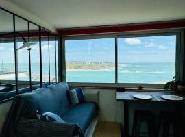 Appartement duplex vue mer, Hotel in Audierne
