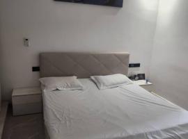 Villa Triplex Bethel Christarielle, hotel en Abiyán