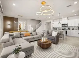 5 BD 4.5 BA Windsor Cay 16146 CC