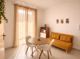 Munì Sea and Rooftop House - Trappeto Palermo, hotel Trappetóban