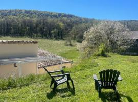 Le Chant des Arbres, hotel in Grane