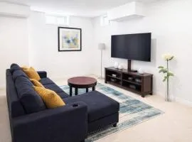 Cozy Guest Suite with Private Bathroom & Entrance