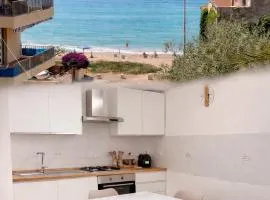 Appartamento Fronte Mare con Ampio Terrazzo - Privitera