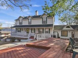 Lakeview Manor with Historic Charm and Serene Waters