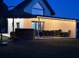 Przedświt, Hotel in Mukrz