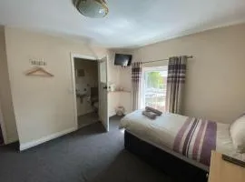 Hasland Place,Chesterfield-J29,Large 5 Bedroom, 4 Bathroom,Sleeps 8,Parking,WiFi