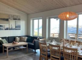 Luxury Cabin with Panoramic Views: Vossevangen şehrinde bir otel