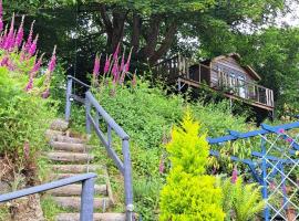Cosy Treehouse, hotel a Pontypool