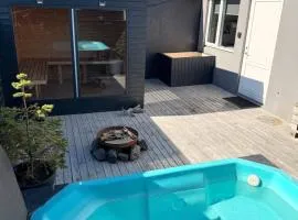 Studio with Private Spa Garden