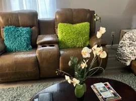 Cozy 2BR Apartment Near FSU,FAMU & Hospitals Ideal for Nurses & Profesionals