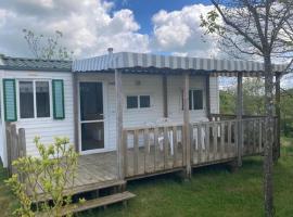 Mobil home spacieux - 2 pers. - API-1-52-2333, hotel en Éguzon-Chantôme