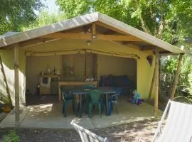 Tente spacieuse pour 5 pers. - API-1-52-2409