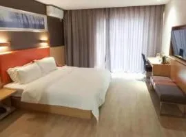 7 Days Premium Zhengzhou Shangjie District Government