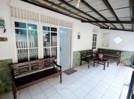 Homestay Alkid, hotel v destinaci Timuran