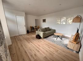 Charmant Appartement 2 pièces avec Terrasse, khách sạn ở Mayenne