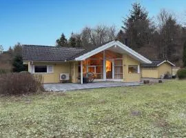 Lovely Home In Silkeborg With Wifi