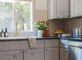 Comfy Home with Game Room & Back Yard - Kid Friendly