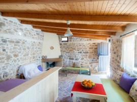 Agrotourism traditional house, hotell med parkeringsplass i Apóstoloi