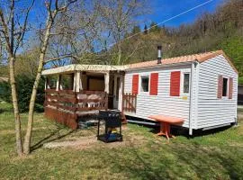 Mobil Home 4 places dans un camping, à 10 mn d'AVENE et 15 mn du Centre Bouddhiste LERAB LING