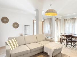 Viesnīca Casa da Maria - T1 perto da praia do Baleal com piscina pilsētā Ferrela