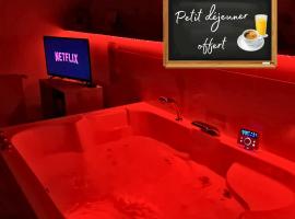 La Suite Etoilée - Balnéo privative, hotel i Courgains