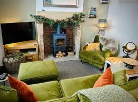 No5 The Dale with Wood Burning Stove