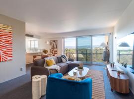 Premium top-floor apartment with stunning views, hotel i North Adelaide